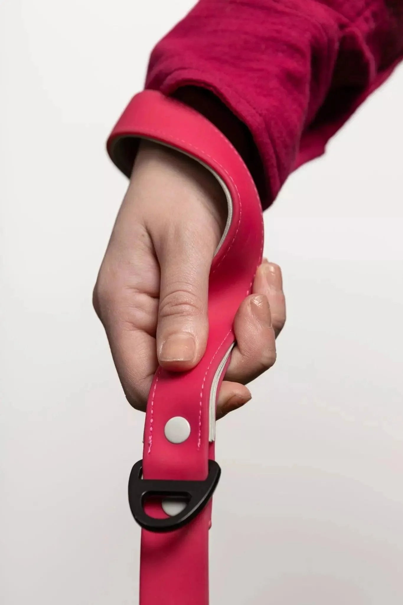 Red Mountain Syrah Waterproof Dog Leash-2